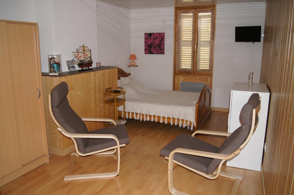 Au P'Tit Grillon Apartment Salins-les-Bains Room photo